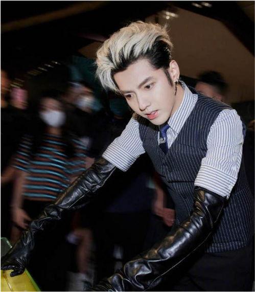 娱乐圈吃瓜爆料许凯,揭秘明星背后的真相与争议 第1张 娱乐圈吃瓜爆料许凯,揭秘明星背后的真相与争议 第1张